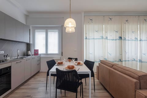 Apartment, 1 Queen Bed with Sofa bed | Living area | 30-inch TV with satellite channels