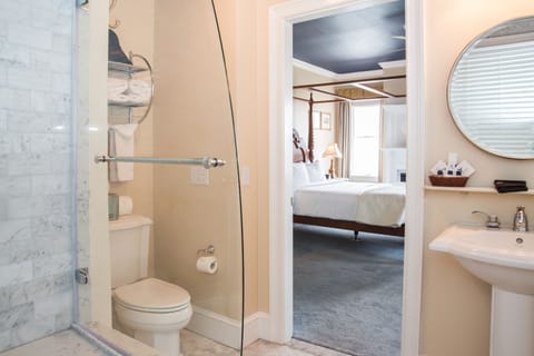 Blue Bay Room | Bathroom | Designer toiletries, hair dryer, bathrobes, towels