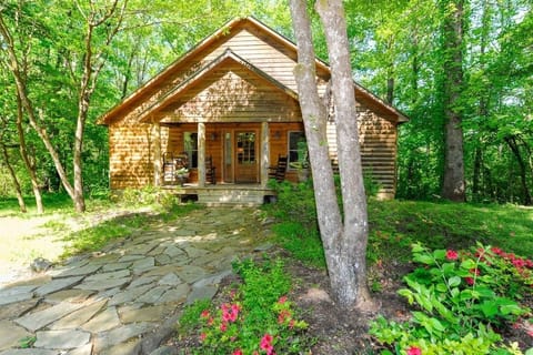 Luxury Cabin, 1 King Bed (Leconte) (Pet Friendly) | Terrace/patio