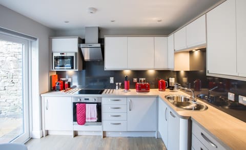 Luxury Two Bed Apartment | Property amenity