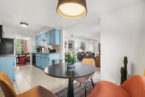 Eat, laugh, and make memories! Our bright and airy kitchen and breakfast nook are designed for delightful gatherings. Whether you're sharing a meal or just enjoying a chat, this space offers the perfect backdrop for all your vacation moments.