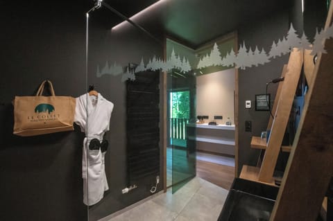 Comfort Double Room, Balcony | Bathroom | Slippers