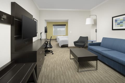 Suite, 1 Bedroom, Accessible (Communications, Accessible Tub) | Premium bedding, in-room safe, desk, iron/ironing board