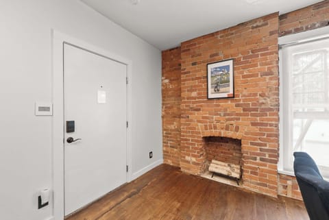 Condo, 1 Queen Bed, Kitchen, City View (Short North Lounge) | Interior