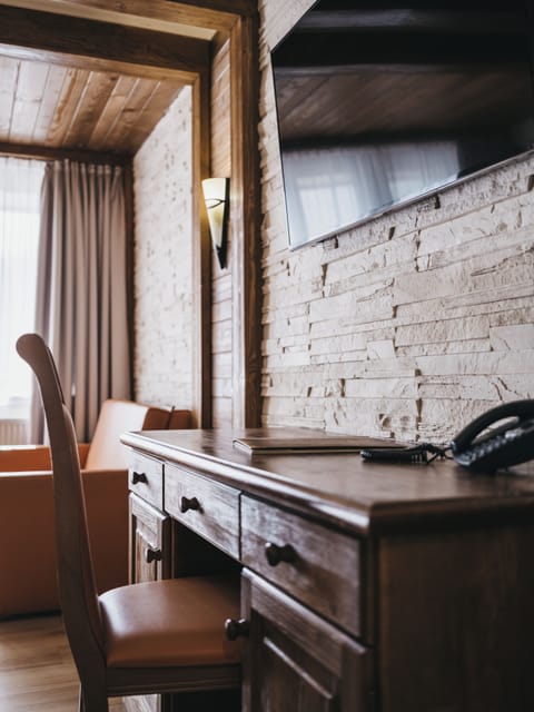 In-room safe, desk, laptop workspace, free cribs/infant beds