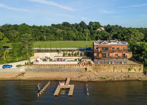  Direct riverfront property (RARE in Louisville) !
 Historic architecture + modern comfort.
 Large terraces + outdoor living

