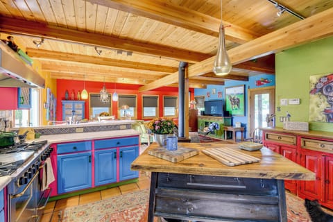 House (4 Bedrooms) | Interior