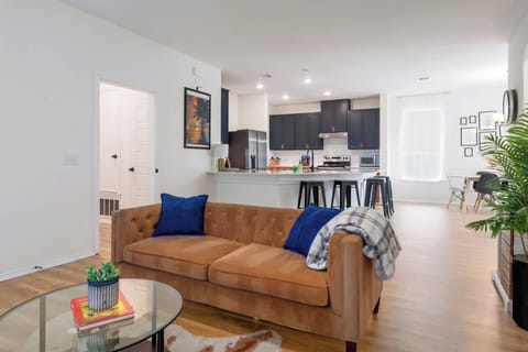 Bright and open, perfect for relaxation or catching up with loved ones after a day in Manor.