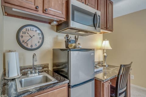 Fridge, Sink, Microwave