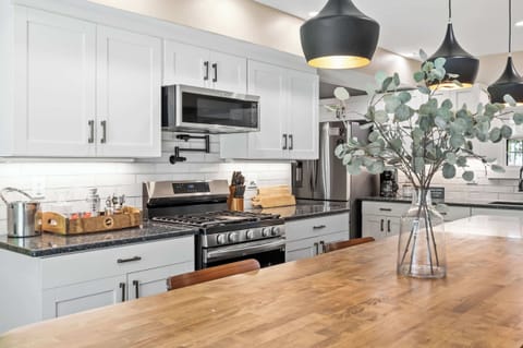 Kitchen: From morning coffee to evening cocktails, this kitchen makes every moment stylish.