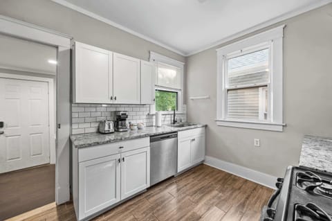 Kitchen: Cook with ease and comfort. This bright, modern kitchen provides all the amenities for your vacation cooking adventures.