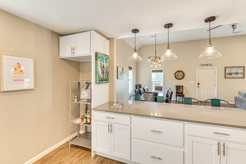 House (5 Bedrooms) | Interior