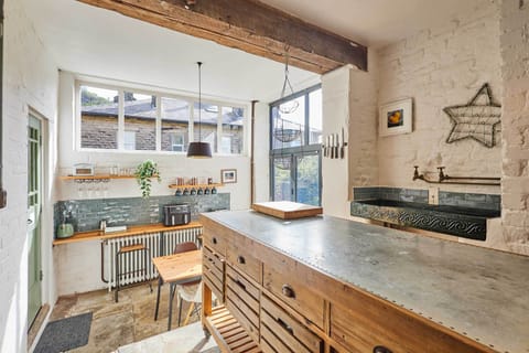 The Artist's House, Hebden Bridge - Host & Stay