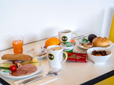 Daily buffet breakfast (EUR 12.9 per person)