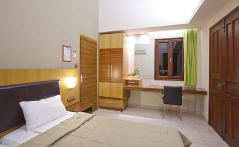 Apartment, 2 Bedrooms (Pool area) | Blackout drapes, free WiFi, bed sheets