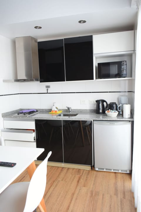 Duplex | Private kitchen | Fridge, microwave, coffee/tea maker, electric kettle