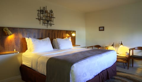 Premium bedding, pillowtop beds, iron/ironing board, free WiFi