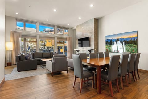 Dining Room / Living Room