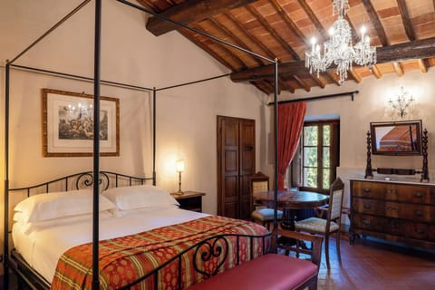 Castle Suite | 1 bedroom, premium bedding, minibar, desk