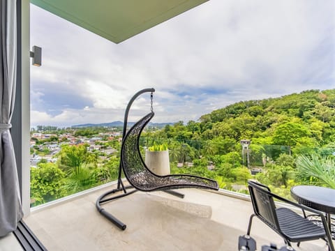 Master Bacony Swing chair