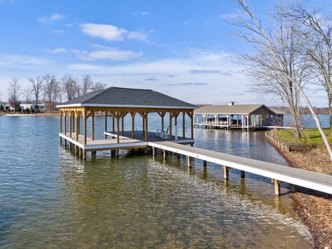 Private boathouse with sun and shade for relaxing, swimming and fishing and space to park your own boat!