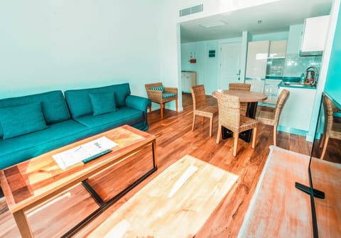 Desk, laptop workspace, free WiFi