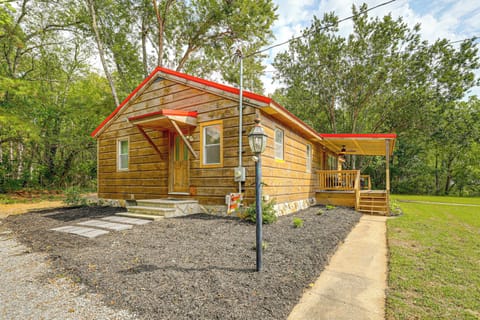 Lincoln Vacation Rental | 3BR | 1BA | 988 Sq Ft | 6 Steps to Access