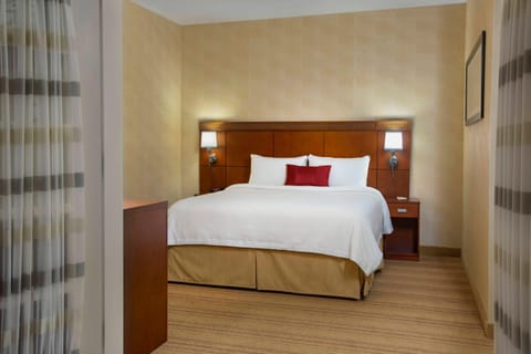 Suite, 1 Bedroom | Down comforters, pillowtop beds, in-room safe, desk