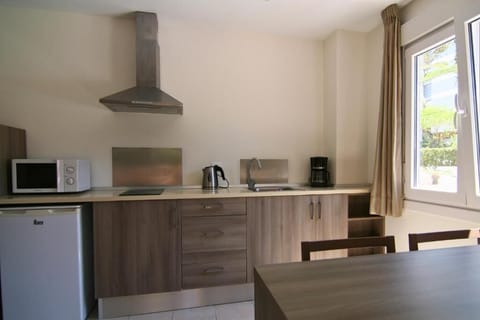 Apartment, Hot Tub, Ground Floor | Private kitchen | Fridge, microwave, stovetop, electric kettle