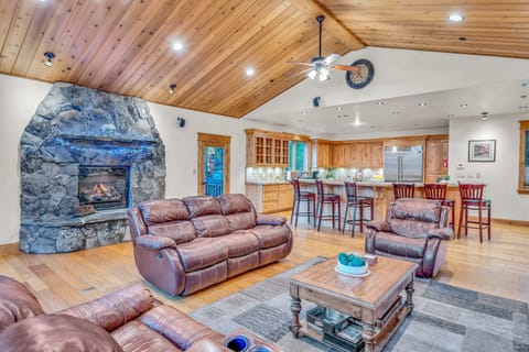 Living room (upper floor): Gas fireplace, 55” Smart TV, Pioneer surround sound, ceiling fan
