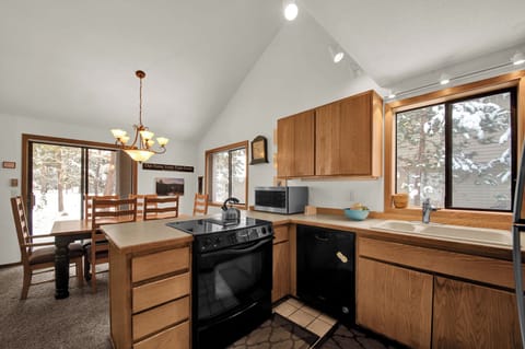 Conversation flows easily