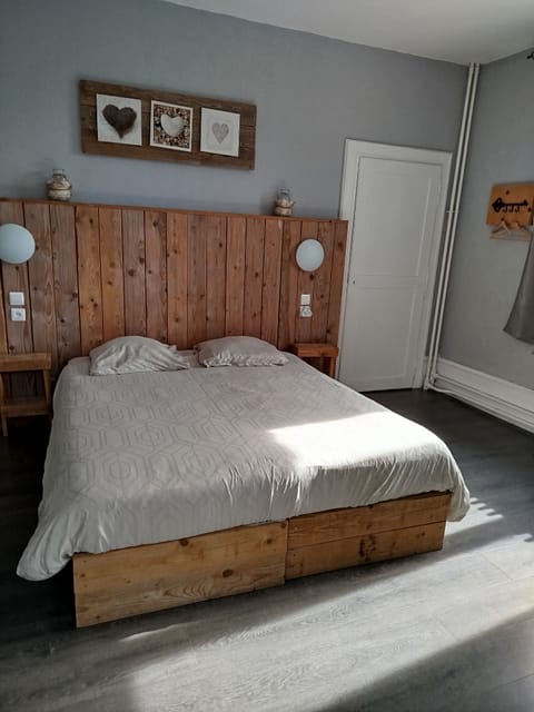 Comfort Double Room, Mountain View | Iron/ironing board, free WiFi