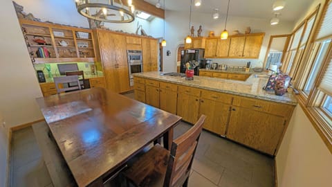 Dining/Kitchen - Work Desk at the left