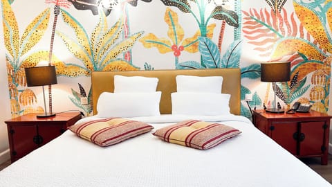 Executive Double Room, 1 Queen Bed | Premium bedding, desk, blackout drapes, soundproofing