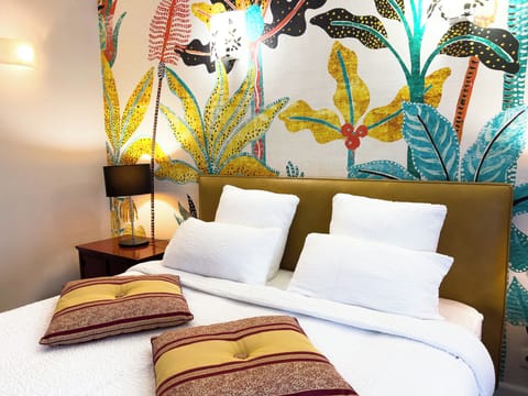 Executive Double Room, 1 Queen Bed | Premium bedding, desk, blackout drapes, soundproofing