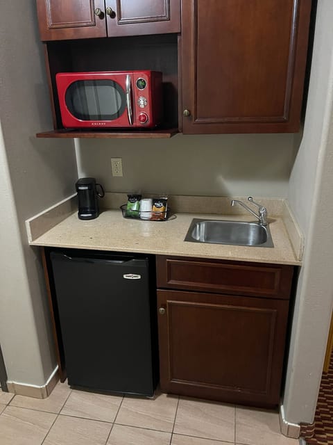 Fridge, microwave, coffee/tea maker