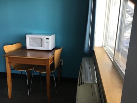 Pillowtop beds, free WiFi, bed sheets