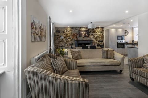 Scalpsie Open Plan Lounge