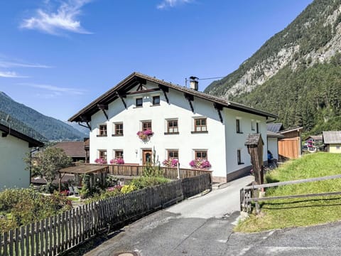 House, Mountain Range, Home, Cottage, Valley, Village, Hill Station, Alps, Mountain Village, Ridge