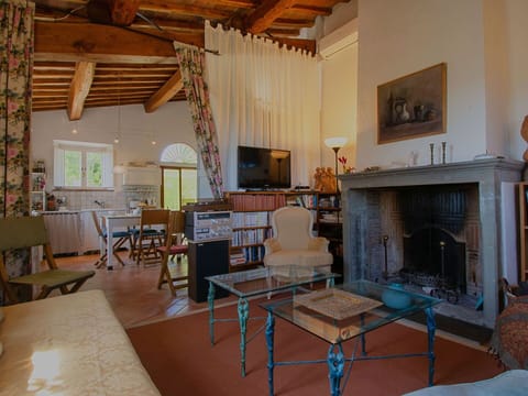 Furniture, Interior Design, Flooring, Wall, Floor, Wood, Chair, Ceiling, Table, Room