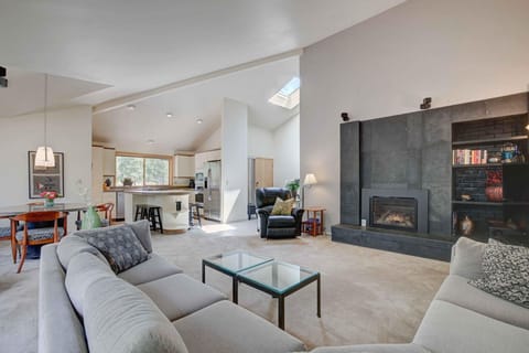 Rocky Mountain 4 - Open Concept Living and Dining