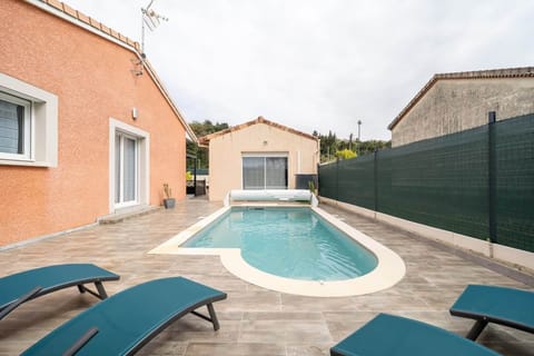 872975fe-e139-44a5-807a-fe1cdddc5c19