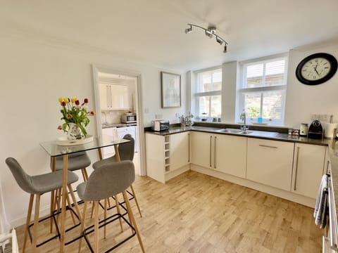 Kitchen of Heather House Holiday Cottage, Padstow, North Cornwall
