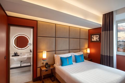 Classic Room | Premium bedding, down comforters, minibar, in-room safe