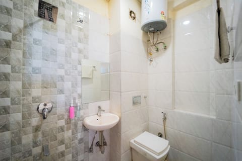 Shower, towels, soap, shampoo