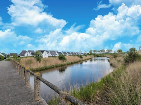 Immediate Surroundings [summer] (&lt;1 km)