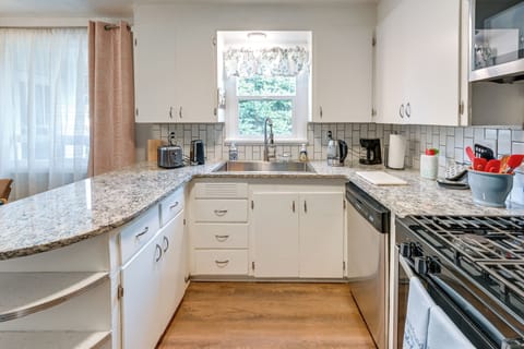 House (2 Bedrooms) | Interior