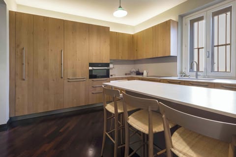 Luxury Apartment | Private kitchen | Fridge, stovetop, cookware/dishes/utensils