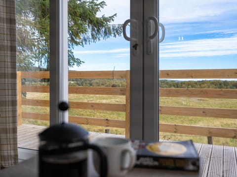 Mountainous Landforms, Snow, Mountain, Town, Winter, Mountain Range, Glacial Landform, Freezing, Hill Station, Slope