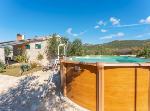 House (One Bedroom House with Terrace and Po) | Pool